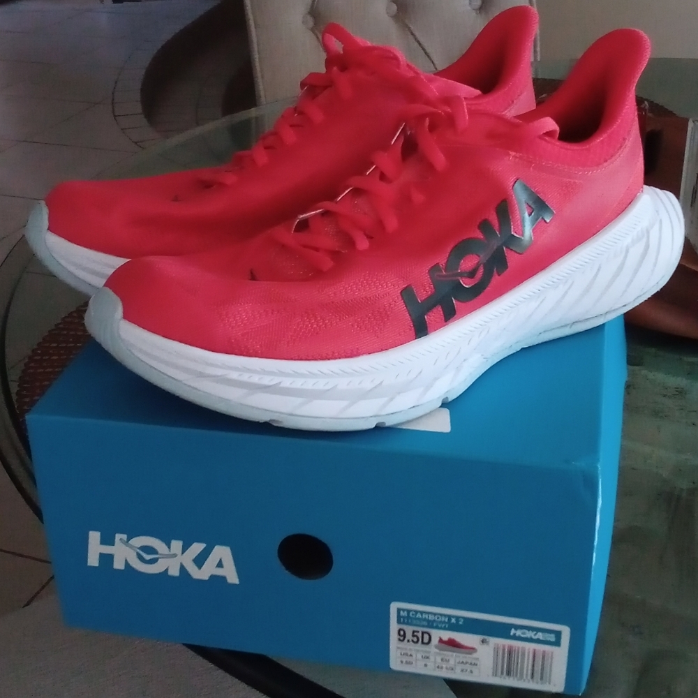 Hoka One One M Carbon X 2, Size 9.5D.